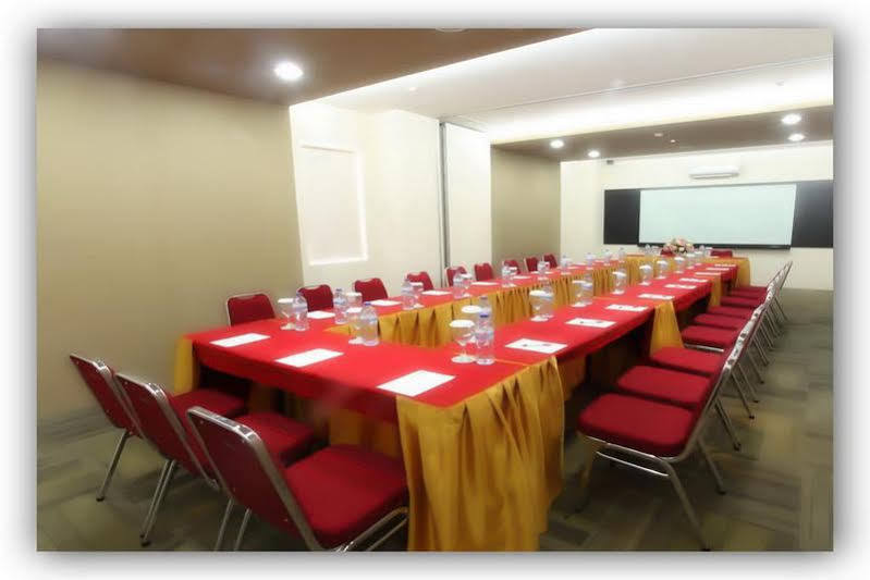 Hotel Dragon Inn Kemayoran Jakarta Luaran gambar