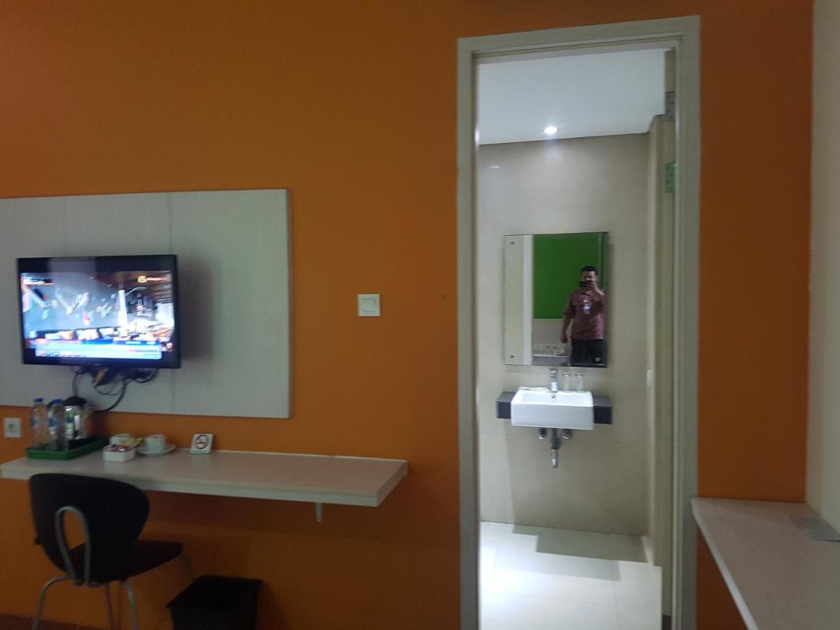 Hotel Dragon Inn Kemayoran Jakarta Luaran gambar